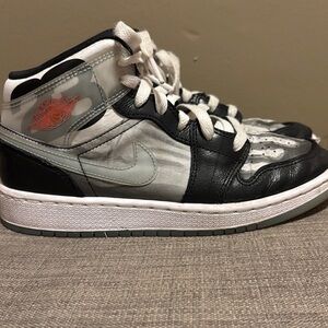 Black and white skeleton High-Top Sneakers